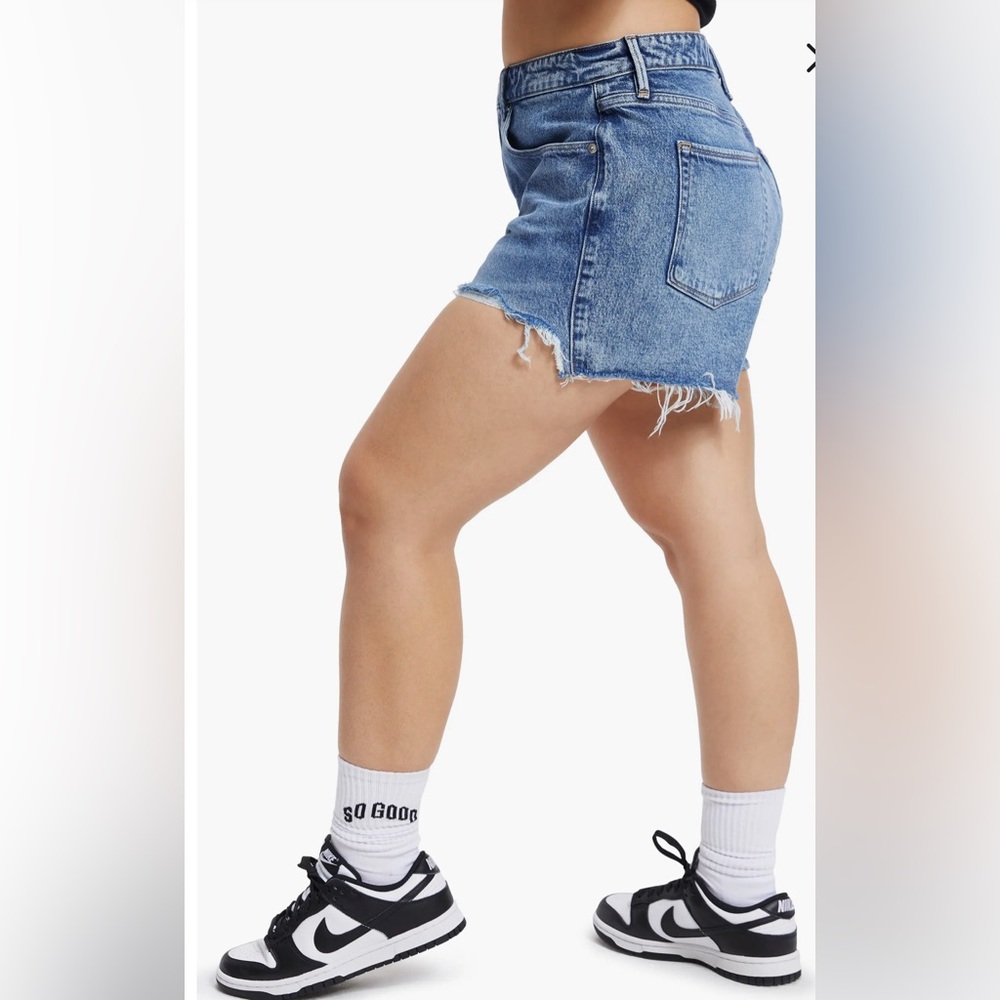 NWT Good American Good Girlfriend Cutoff Denim  Short - Picture 4 of 7